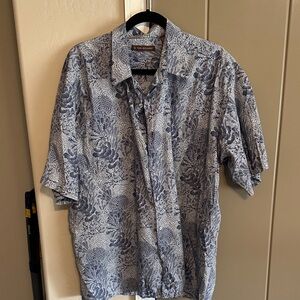 Tori Richard Men's Blue and White Floral Shirt